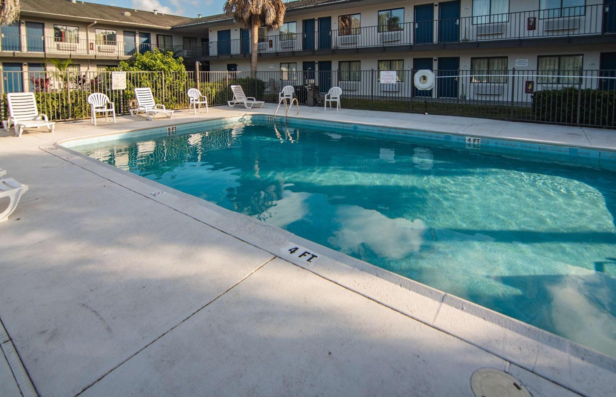 Motel 6-Ft. Pierce, Fl Fort Pierce Bagian luar foto