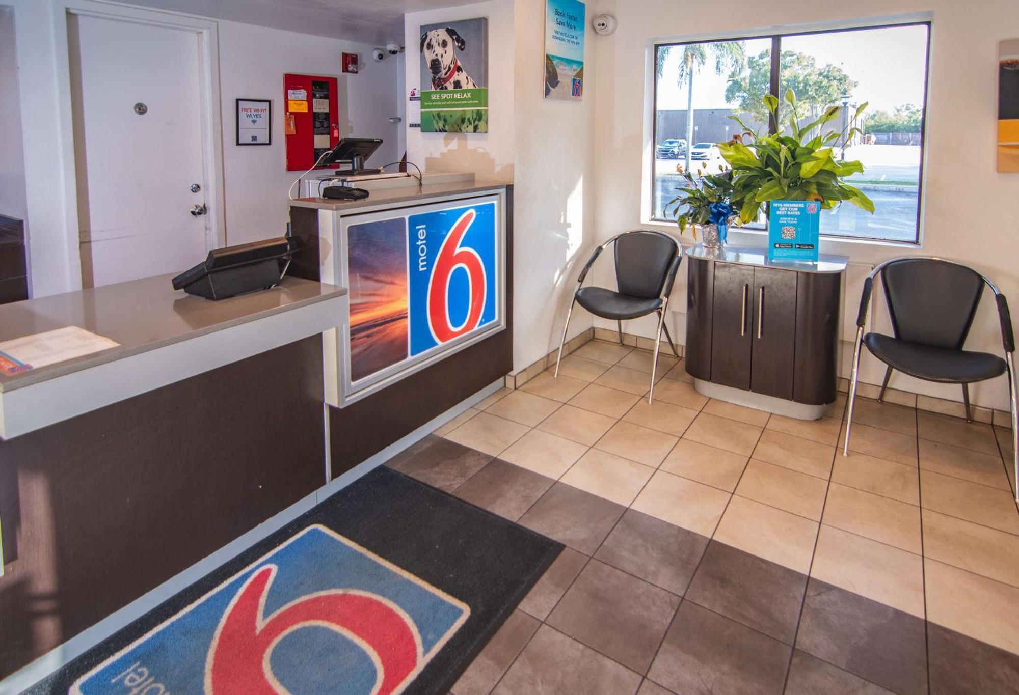 Motel 6-Ft. Pierce, Fl Fort Pierce Bagian luar foto