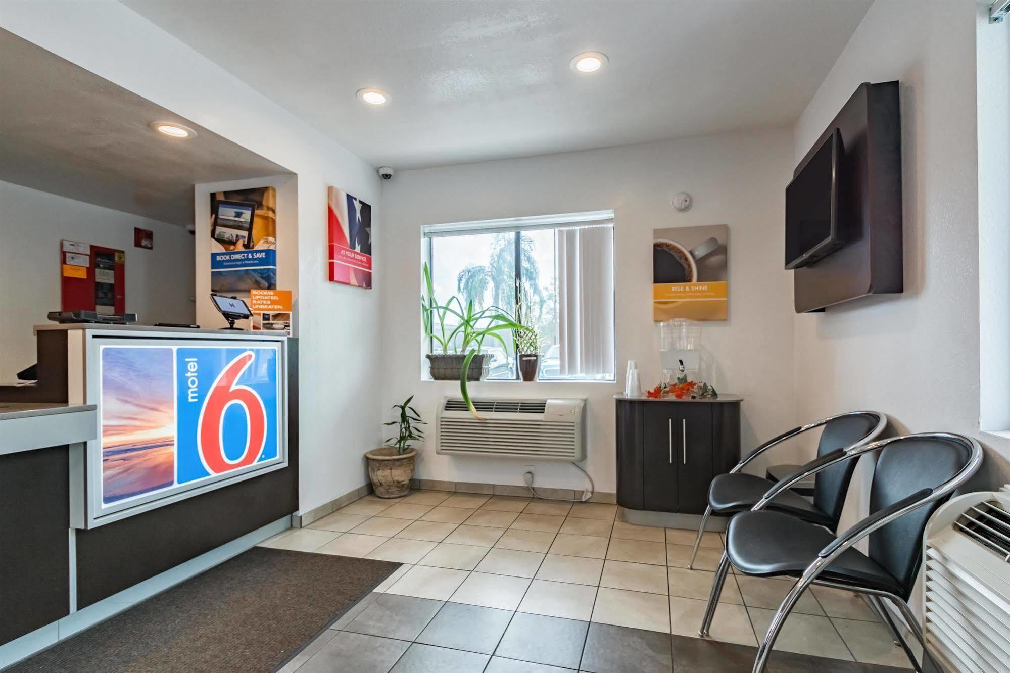 Motel 6-Ft. Pierce, Fl Fort Pierce Bagian luar foto